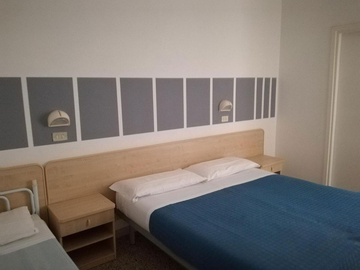 Hotel Serafini Rimini Extérieur photo